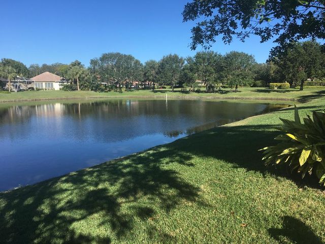 176 E Tall Oaks Circle, Palm Beach Gardens, FL 33410