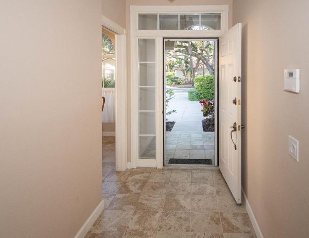 176 E Tall Oaks Circle, Palm Beach Gardens, FL 33410