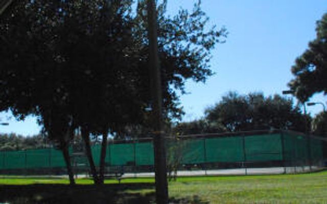 176 E Tall Oaks Circle, Palm Beach Gardens, FL 33410