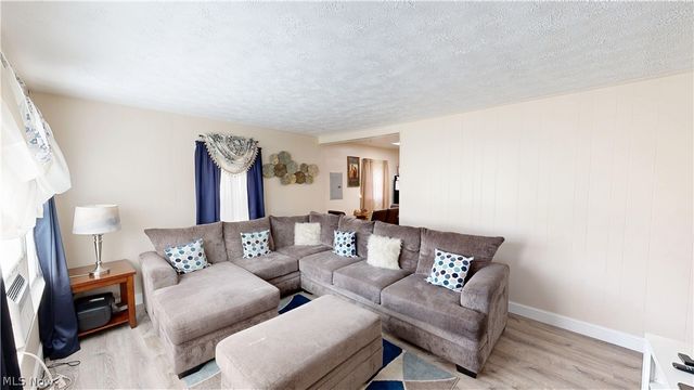 434 Winchester Avenue, Youngstown, OH 44509