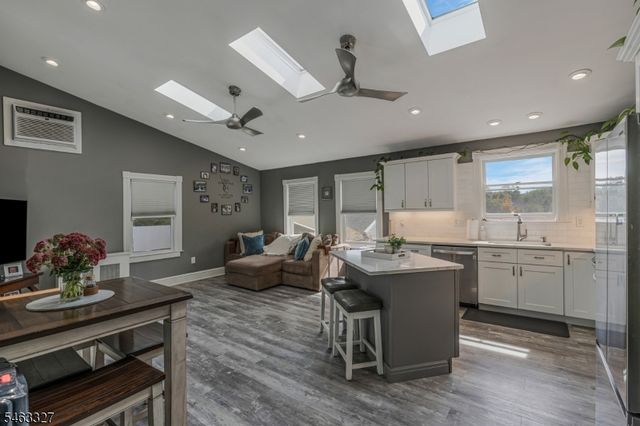 12 Essex Ave, Bernardsville Boro, NJ 07924