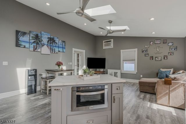 12 Essex Ave, Bernardsville Boro, NJ 07924