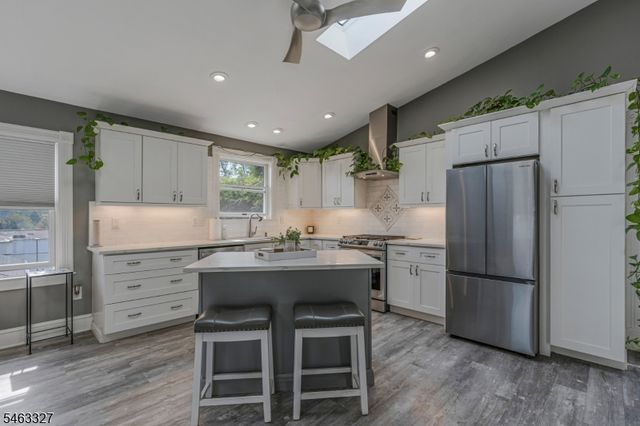 12 Essex Ave, Bernardsville Boro, NJ 07924