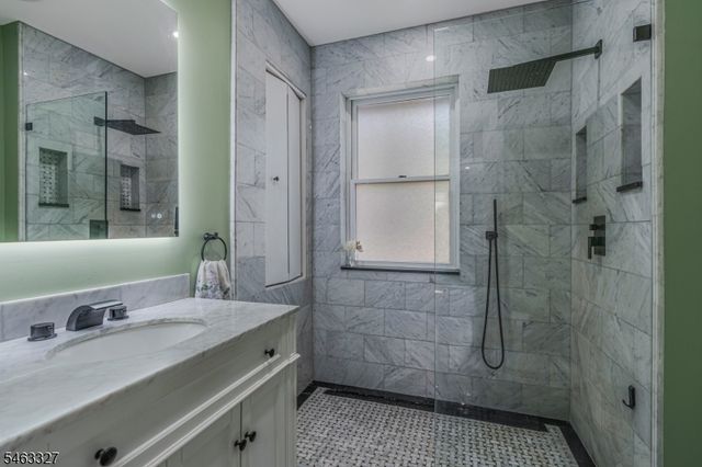 12 Essex Ave, Bernardsville Boro, NJ 07924