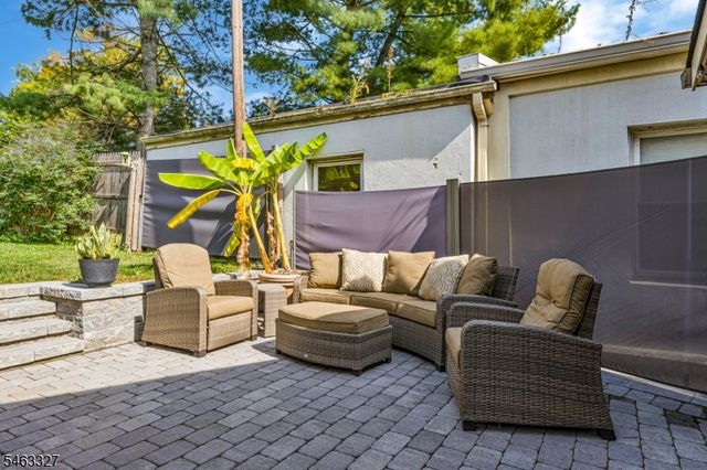 12 Essex Ave, Bernardsville Boro, NJ 07924