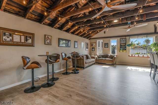 12 Essex Ave, Bernardsville Boro, NJ 07924