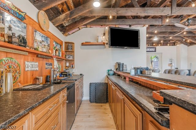 12 Essex Ave, Bernardsville Boro, NJ 07924