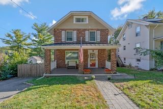 12 Essex Ave, Bernardsville Boro, NJ 07924