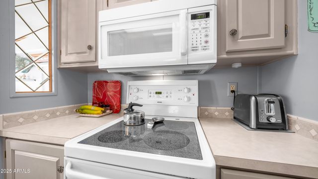 492 IRON ORE Drive, Apache Junction, AZ 85119