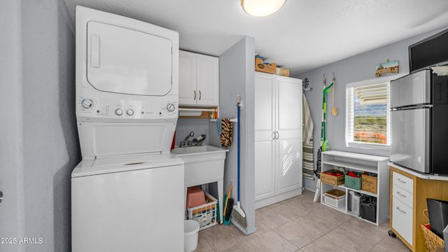 492 IRON ORE Drive, Apache Junction, AZ 85119