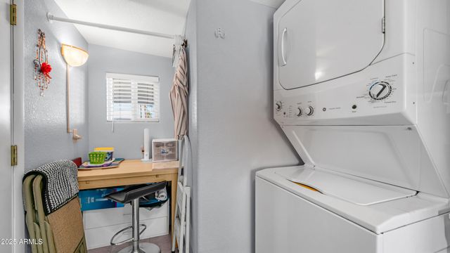 492 IRON ORE Drive, Apache Junction, AZ 85119