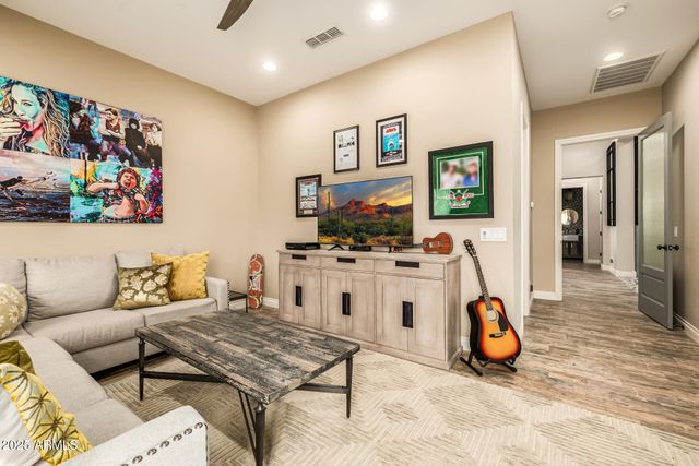 9362 W SANDS Drive, Peoria, AZ 85383