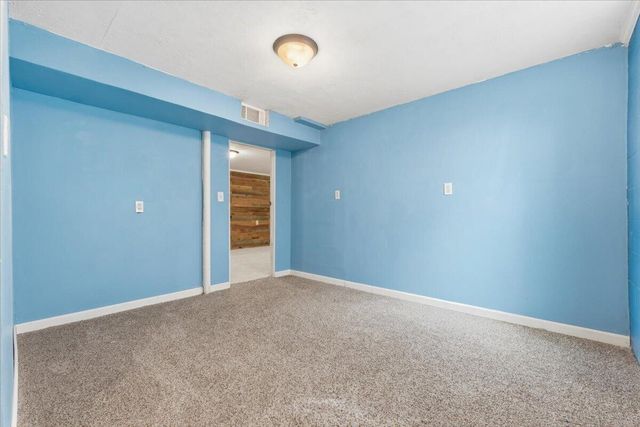 813 MCKENZIE Avenue, Council Bluffs, IA 51503
