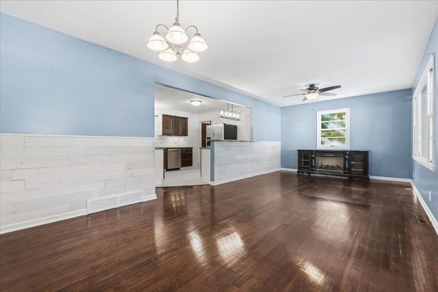 813 MCKENZIE Avenue, Council Bluffs, IA 51503