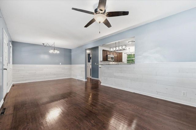 813 MCKENZIE Avenue, Council Bluffs, IA 51503