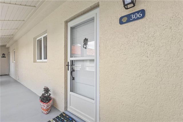 5065 Harmony Circle 306, Vero Beach, FL 32967