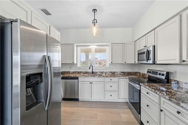 5065 Harmony Circle 306, Vero Beach, FL 32967