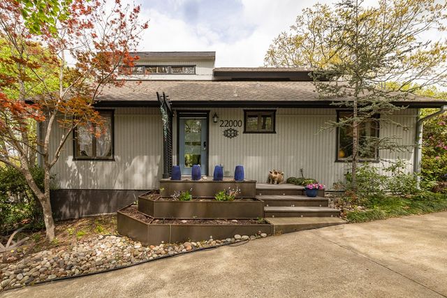 22000 Wildflower Road, Springdale, AR 72764