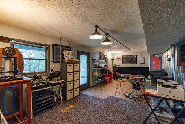22000 Wildflower Road, Springdale, AR 72764