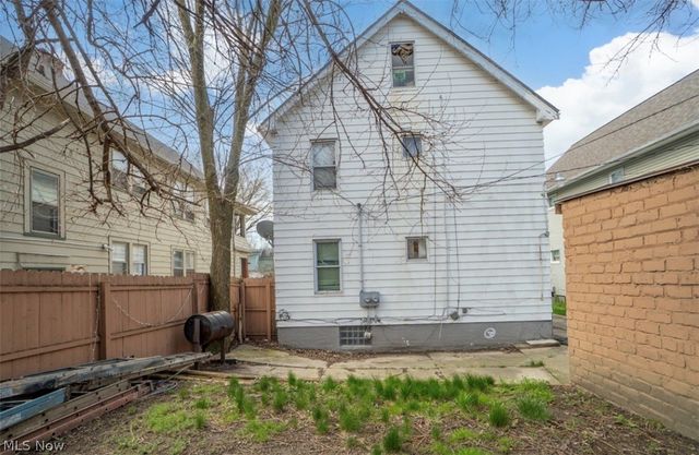 817 Alhambra Road, Cleveland, OH 44110