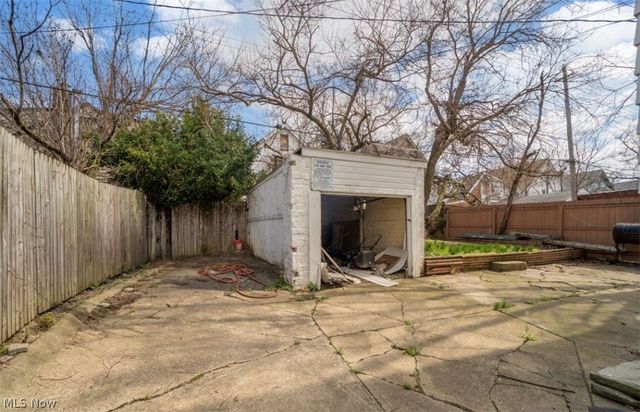817 Alhambra Road, Cleveland, OH 44110