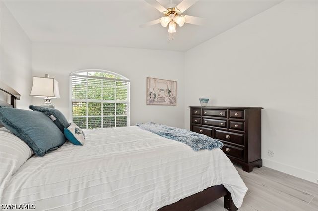2050 Terrazzo LN, Naples, FL 34104