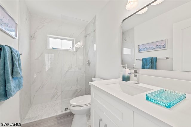 2050 Terrazzo LN, Naples, FL 34104