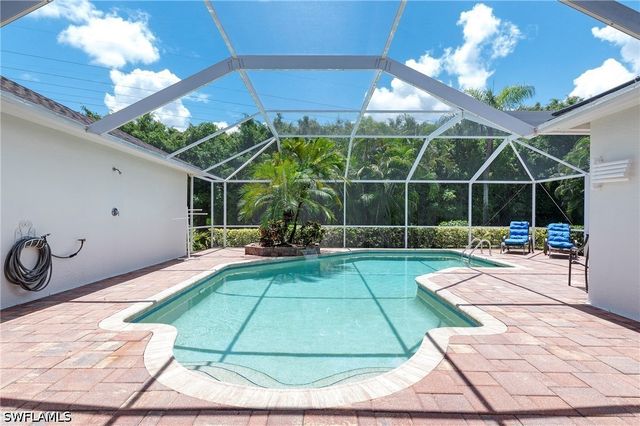 2050 Terrazzo LN, Naples, FL 34104