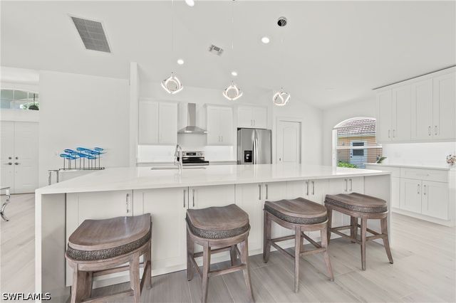 2050 Terrazzo LN, Naples, FL 34104