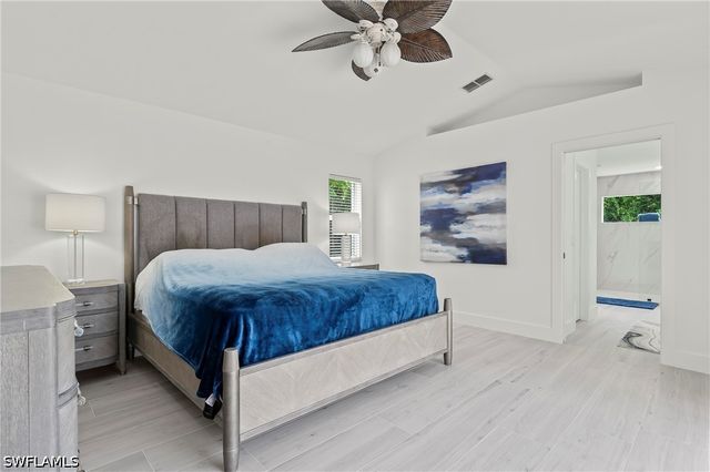 2050 Terrazzo LN, Naples, FL 34104