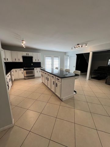 2417 Sundy Avenue, Delray Beach, FL 33444