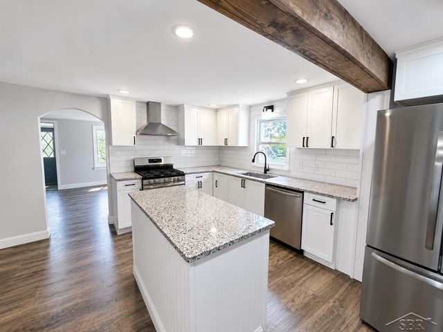 6490 Stroebel Road, Saginaw, MI 48609
