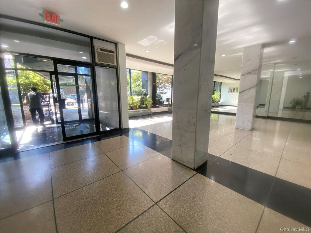 41-25 Kissena Boulevard 2S, Flushing, NY 11355 — photo 3
