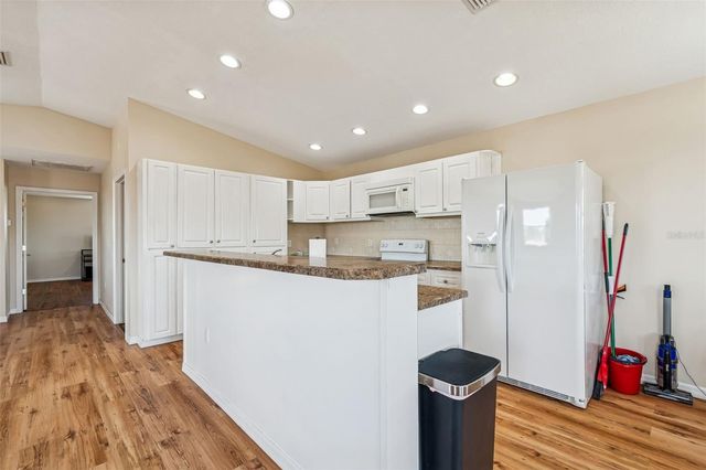 4026 MCINTOSH ESTATES LANE, Plant City, FL 33565