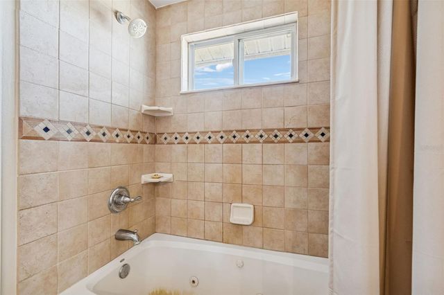 4026 MCINTOSH ESTATES LANE, Plant City, FL 33565