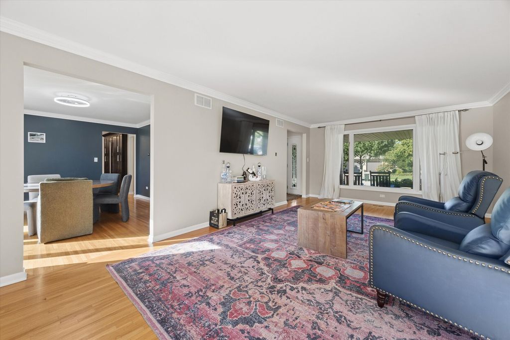 6645 Sheffield Lane, Willowbrook, IL 60527 — photo 3
