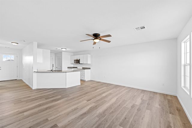 1203 Fountain Dr, Salina, KS 67401