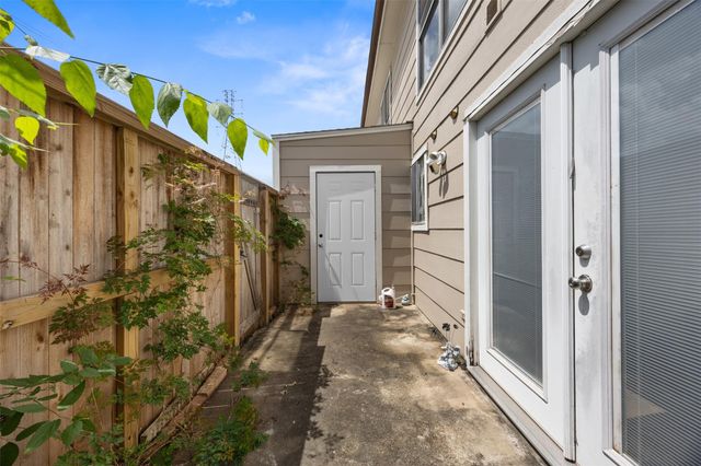 2100 Wilcrest Drive 130, Houston, TX 77042