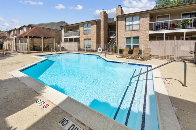 2100 Wilcrest Drive 130, Houston, TX 77042