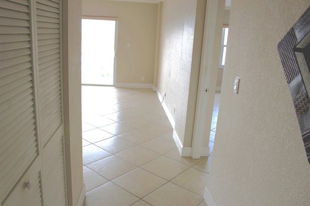 2900 NE 30th Street A8, Fort Lauderdale, FL 33306