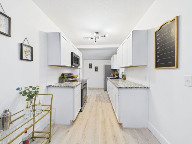 1427 N Erie Ave, Wichita, KS 67214