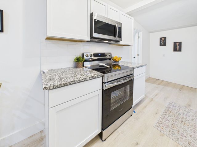 1427 N Erie Ave, Wichita, KS 67214