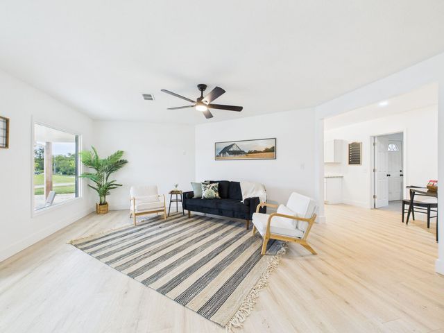 1427 N Erie Ave, Wichita, KS 67214