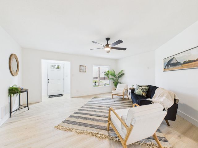 1427 N Erie Ave, Wichita, KS 67214