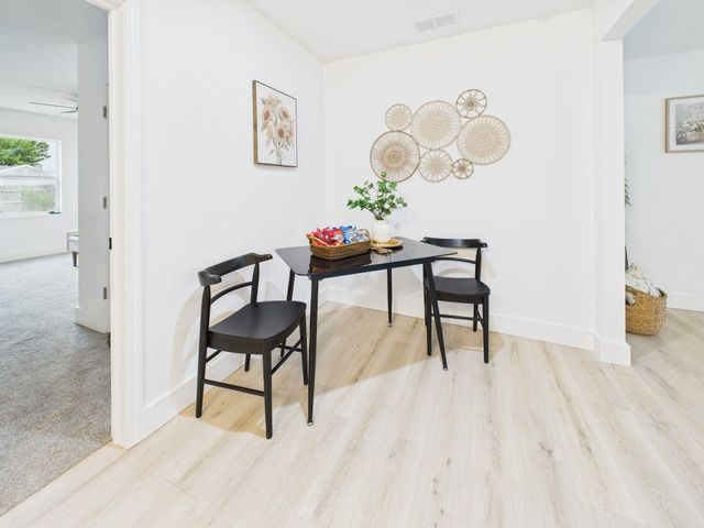 1427 N Erie Ave, Wichita, KS 67214