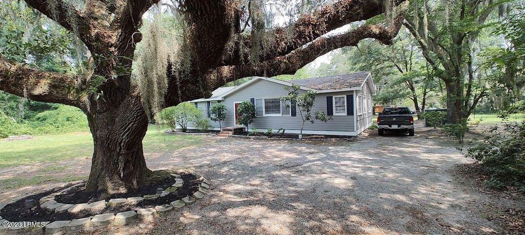 2723 Waddell Road, Beaufort, SC 29902
