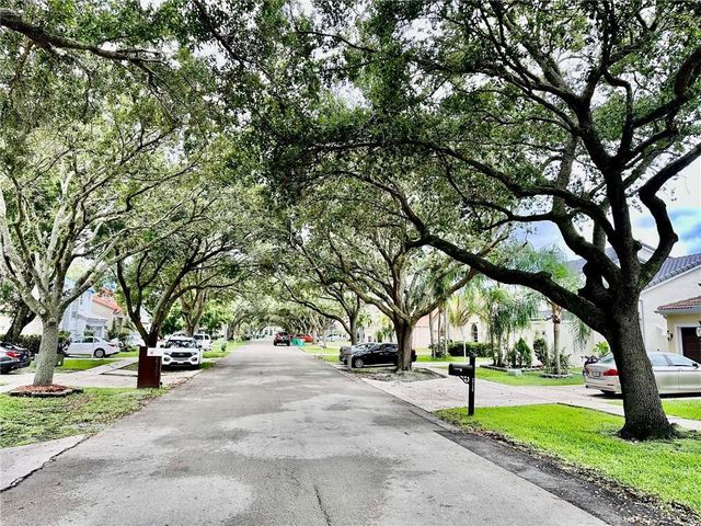 2710 BOGOTA Avenue, Cooper City, FL 33026