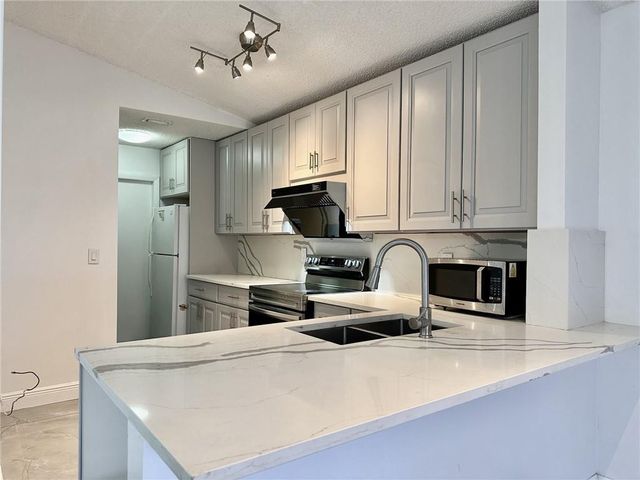 2710 BOGOTA Avenue, Cooper City, FL 33026