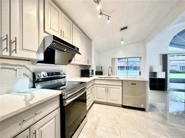 2710 BOGOTA Avenue, Cooper City, FL 33026