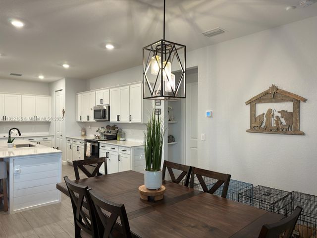 7599 NW Deysbrook Lane, Port St. Lucie, FL 34987